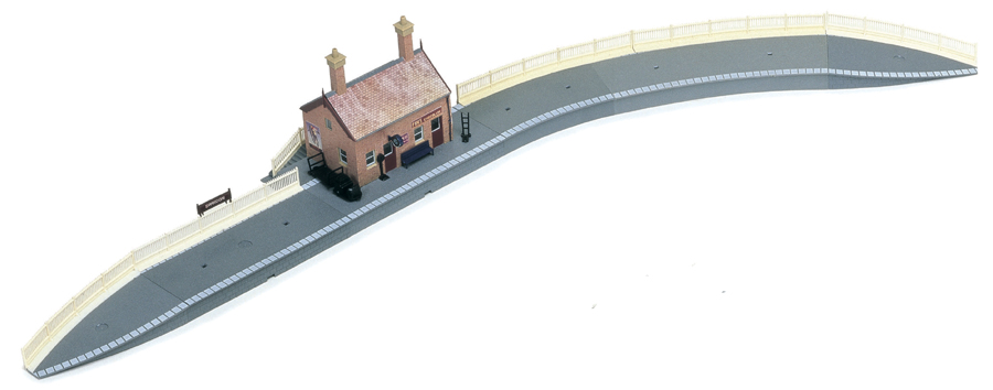 Hornby country station (R8000)